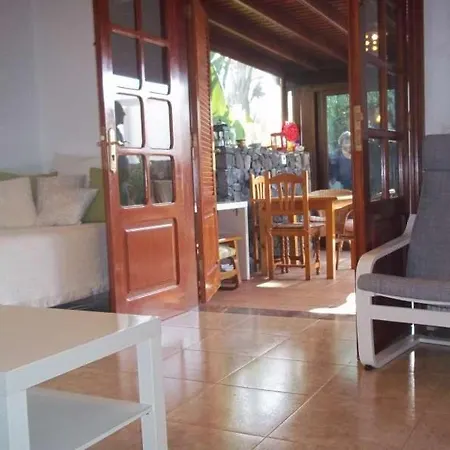 Holiday home Sleeps 5 Pool Wifi Costa Teguise